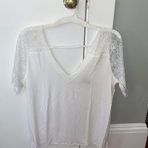 Forever 21 white lace short sleeve v neck top